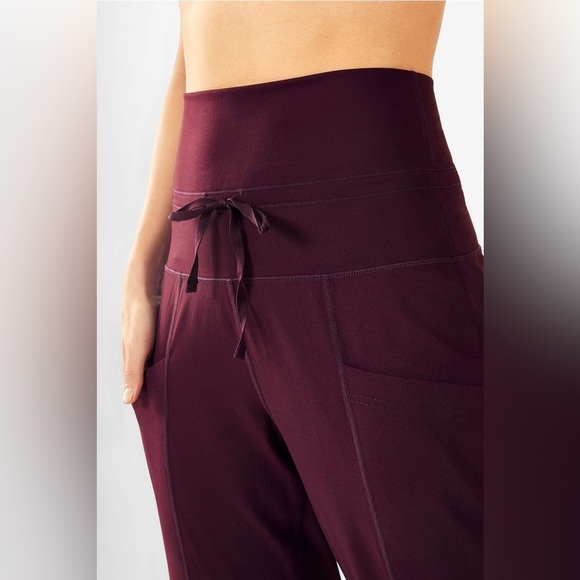 Fabletics Burgundy Maj Pant II Sz. Medium - Picture 3 of 8
